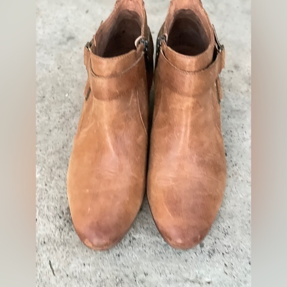 Clark’s Indigo Distressed Spye Belle Brown Leather Ankle Bootie, sized 10‎ - Picture 3 of 6